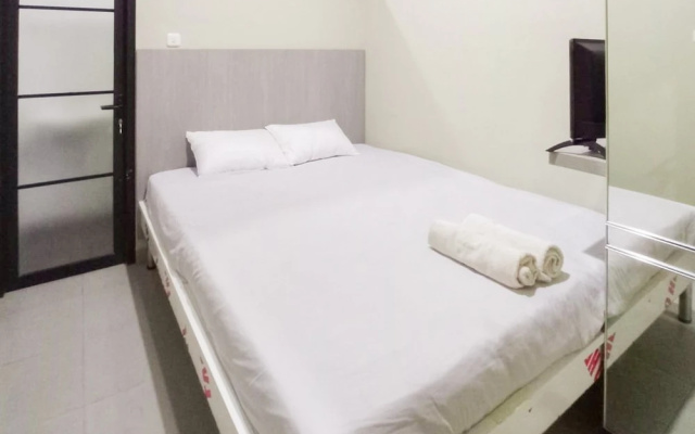 RedDoorz near Big Mall Samarinda – Guest Rooms – Samarinda