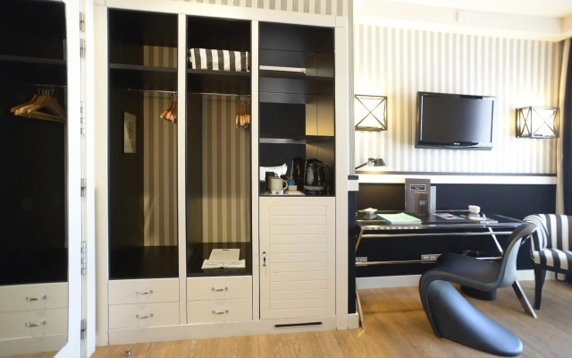 B&B Madrid Aeropuerto T1 T2 T3