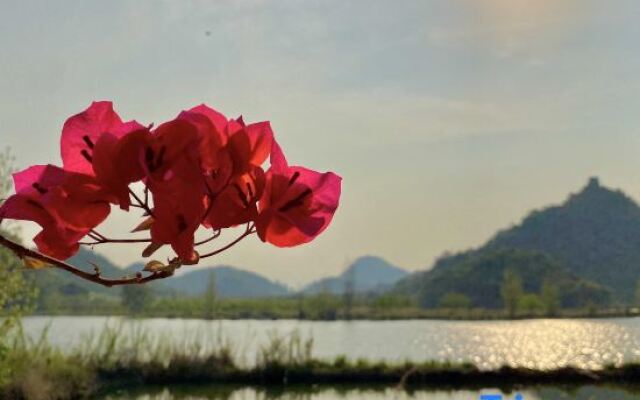 Puzhe hei Yunlu Lake View B & B