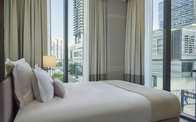 SLS LUX Brickell