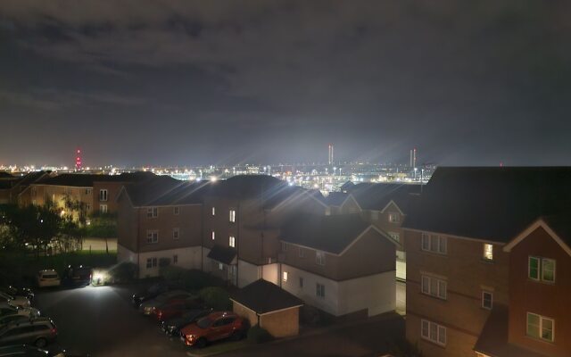 Impeccable 1-bed Apartment in Purfleet