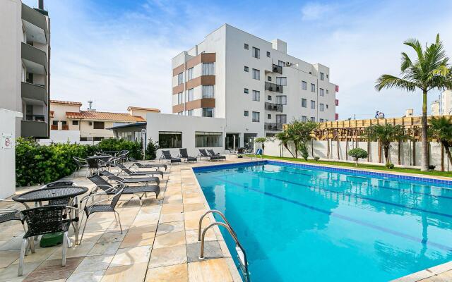 Apto em Condominio pe na Areia, c/ Piscina Mhr308