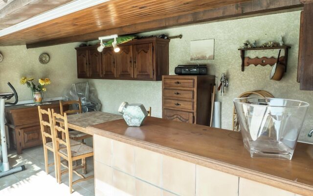 Fabulous Holiday Home With Swimming Pool in Narbonne