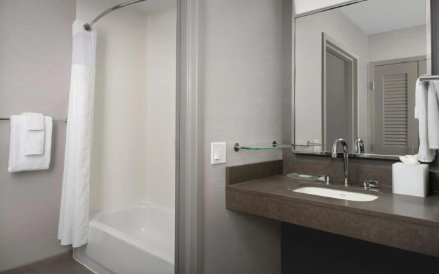 Courtyard by Marriott Savannah Downtown/Historic District