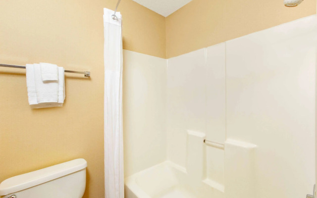 Days Inn by Wyndham Salina I-70