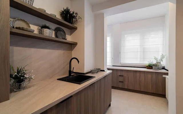 Loggia Luxe 5BR Living in Universitatii Area