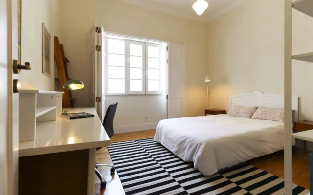 Guestready - Stylish and Spacious Flat in Principe Real. New!