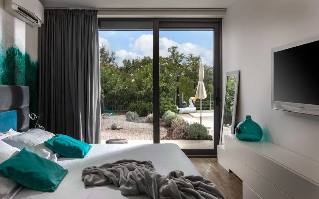 Villa Luxor With Heated Pool