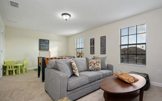 9153 Davenport - 8 Br Home