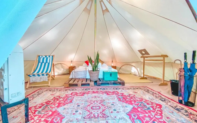 Roost Glamping