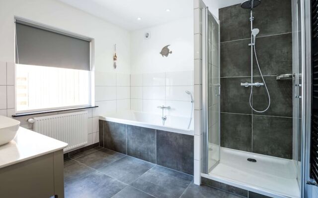 Detached new 10-person Villa in Holiday Park