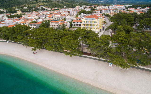 Hotel Bacchus