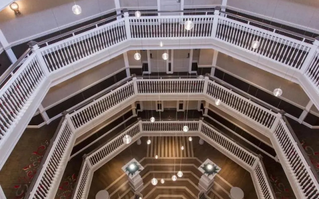 Cedar Point's Hotel Breakers
