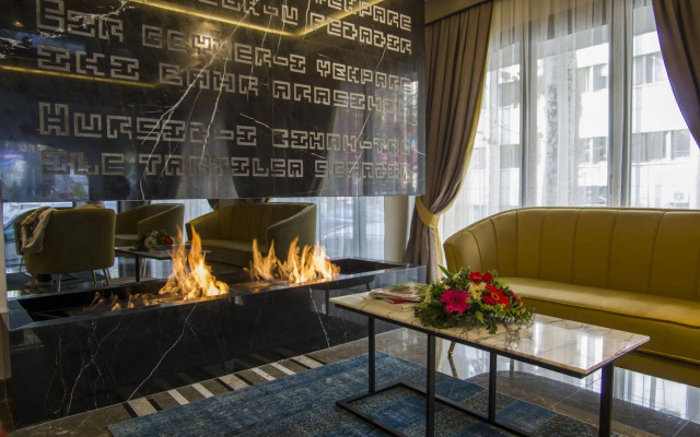 Peyk Hotel