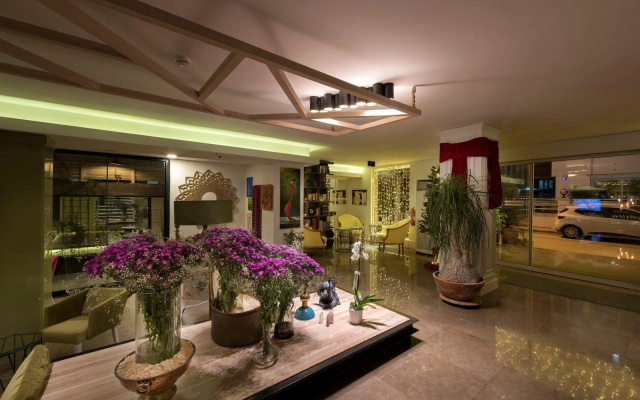 Nun Hotel Lara