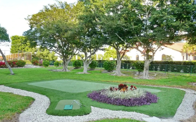 Island-style Condo With Pool, spa and Steps to Beach