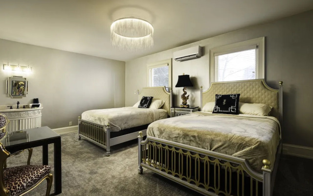 The Edward Hotel