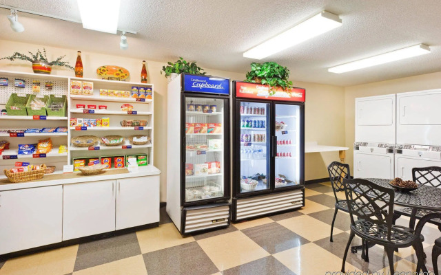 Sonesta Simply Suites Charlotte University