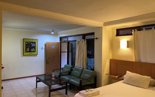 Hotel Lestari – Guest Rooms – Jember
