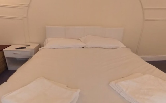 Jaylets Budget Leicester