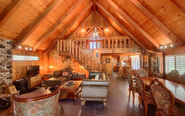 Yosemite Wonderland Chalet