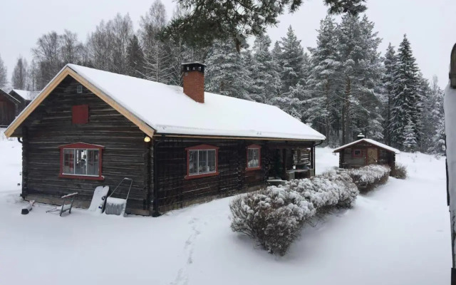 Beautiful 4-5 Persons Cottage in Alvdalen