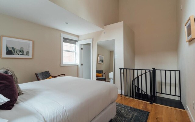 Renovated & Modern Home in Downtown Philly