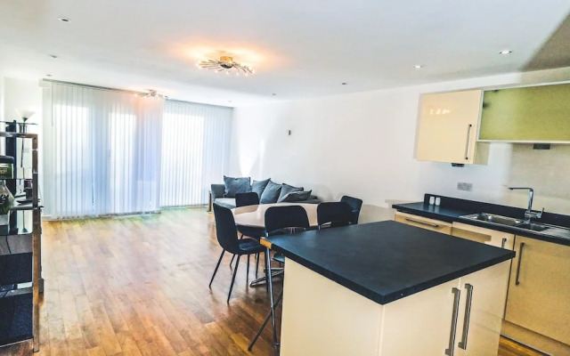 Modern Spacious 2-bed Apartment in London