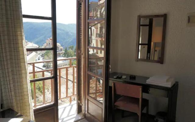 Delphi Panoramic view 3