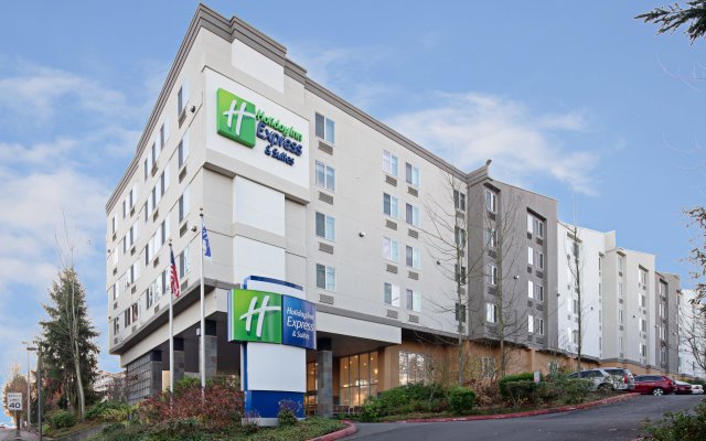 Holiday Inn Express Hotel & Suites SeaTac, an IHG Hotel