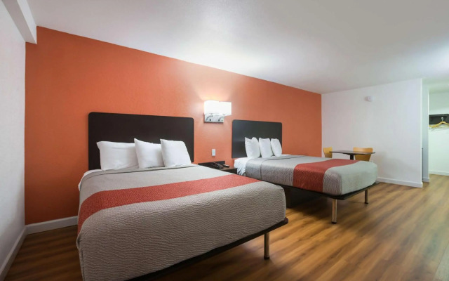 Motel 6 Suwanee, GA - Gwinnett Center