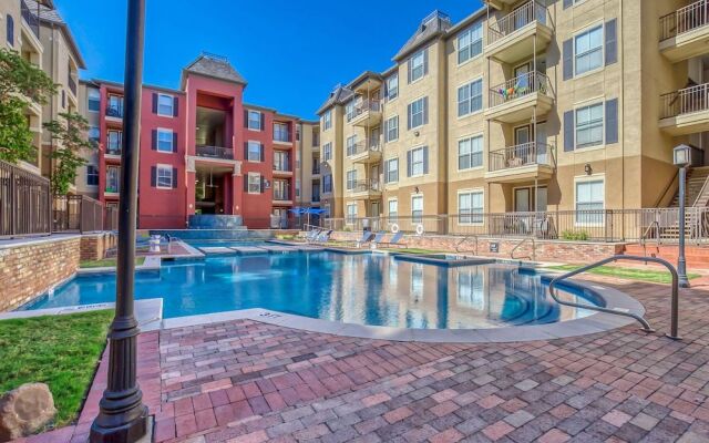 Modern Uptown Dallas Stay by Amyfinehouse