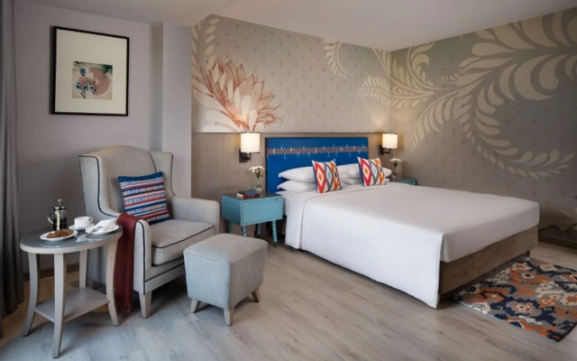 The Crown - IHCL SeleQtions