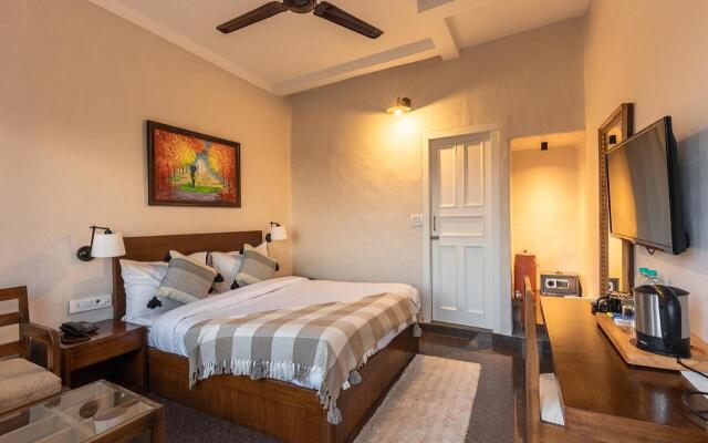 Maati Resort by the Lake Hill