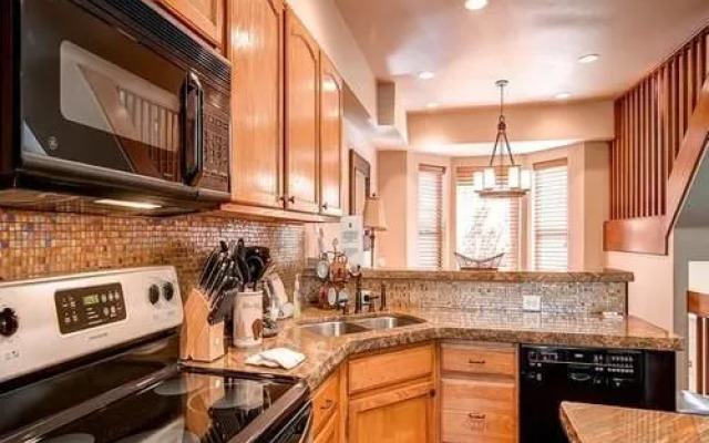 Village Point By Pinnacle Lodging