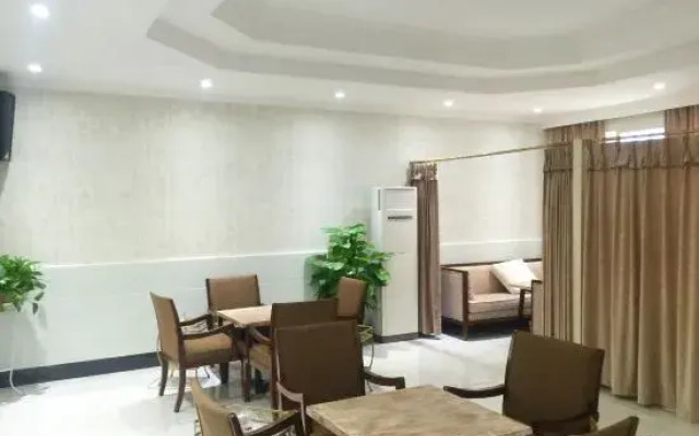 Pingwu Yinxing Hotel