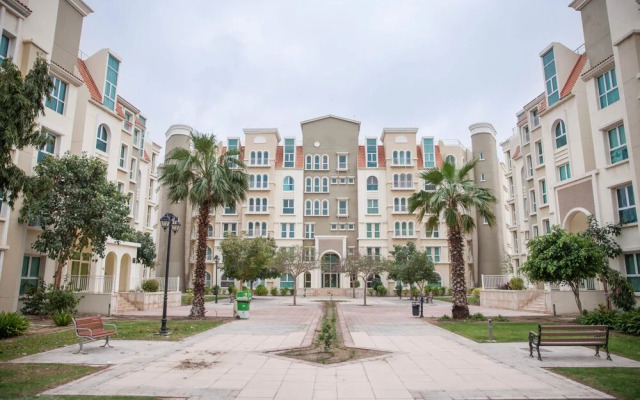 AND - Modern Furnished Studio Apartment