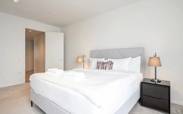 Fabulous Three-bedroom Apartment by the River