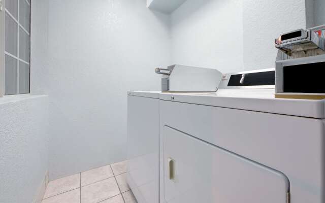 Super 8 by Wyndham Dumas TX