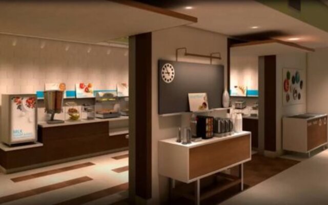 Holiday Inn Express & Suites Russellville by IHG
