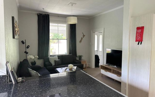 RENWICK IN THE CITY free wifi 7min walk to city – Guest Rooms – Nelson