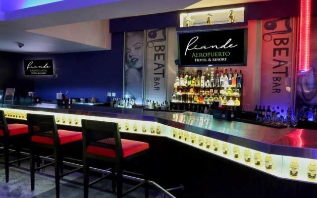 Riande Aeropuerto Hotel & Casino