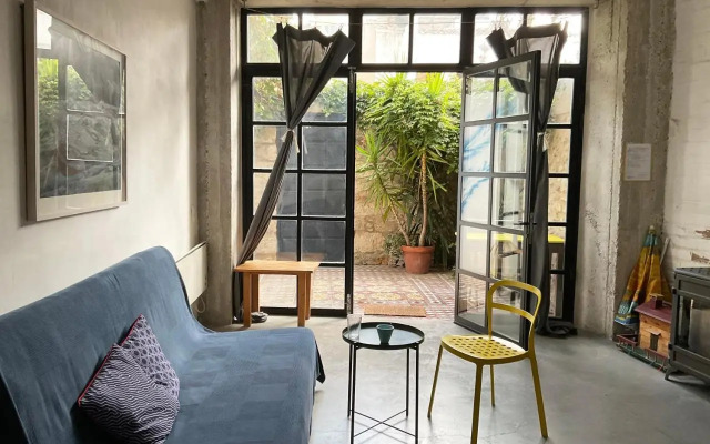 Stylish Art House Palmeti