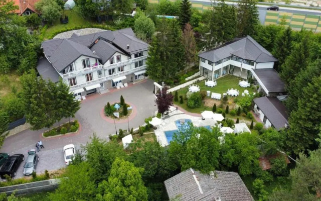 Rakovica Resort Luxury Apartments