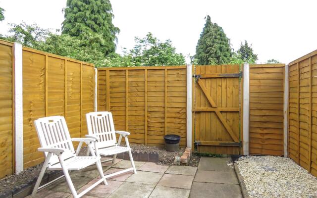 Tudors eSuites Historic Townhouse Birmingham with Garden