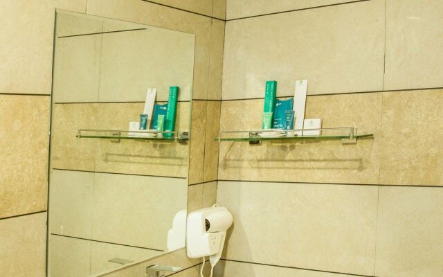 Hotel Reva Regency