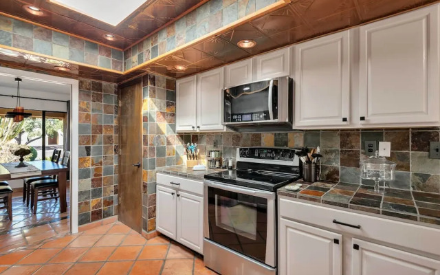 Private Pool: Pet-friendly Home in Scottsdale!