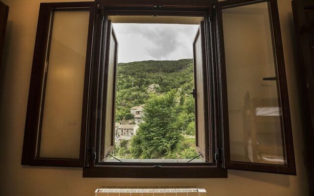 Abadia De Montenartro Hostel