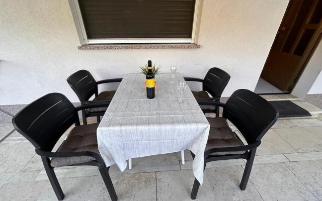 Apartment 650