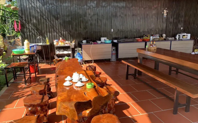 MIna Homestay